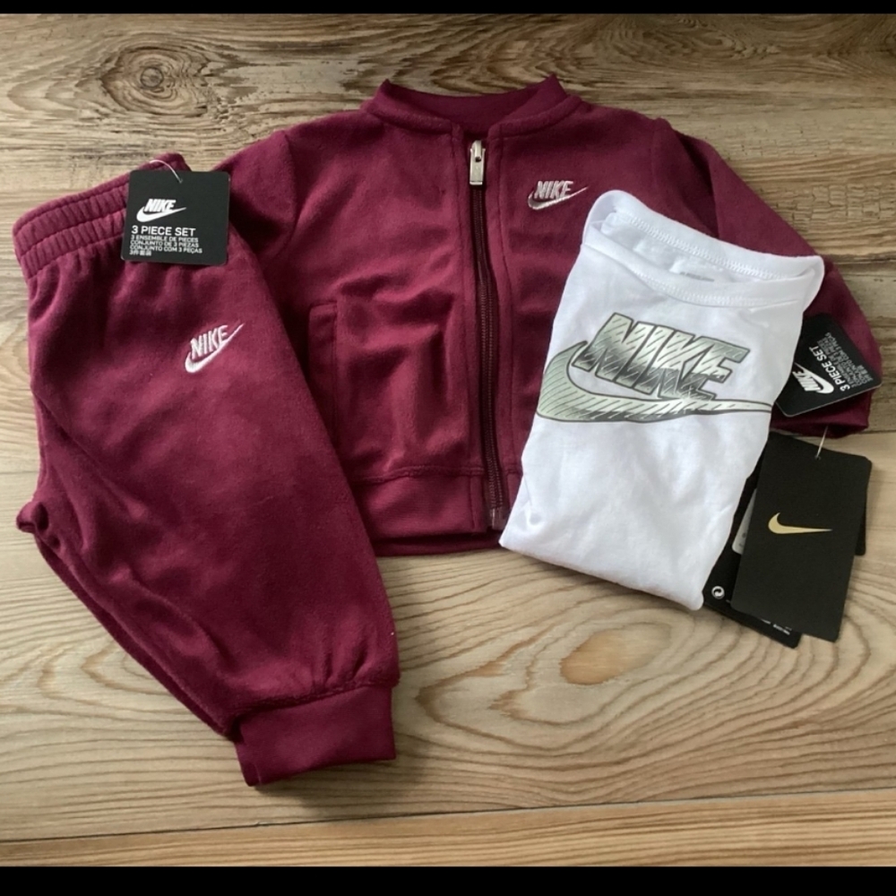 Nike Baby Girls 3pc Set Size 6M(NWT)